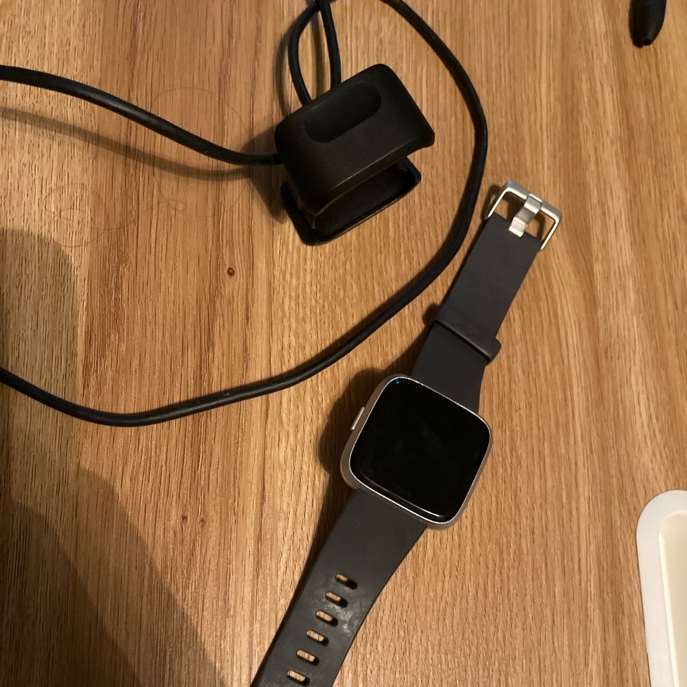 Fit Bit versa lite with charger